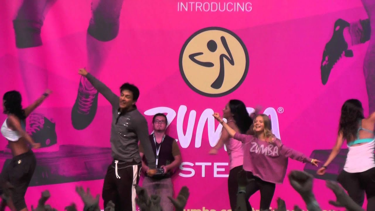 Fanny Madarasz with Beto Perez on Zumba stage in Rimini Wellness. Mara - Dj Dale Play