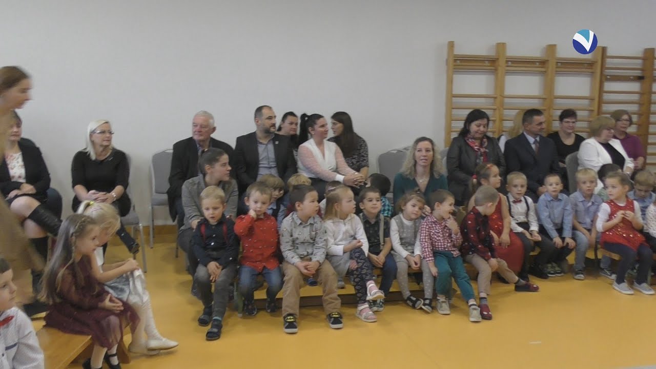 A pénzásási óvoda karácsonyi műsora Ácson