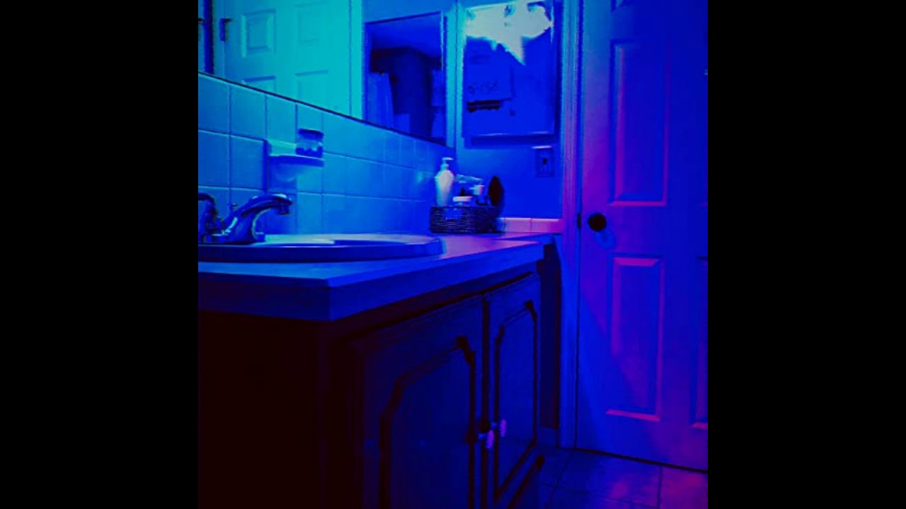 sicko mode but you're drunk in a bathroom at a party
