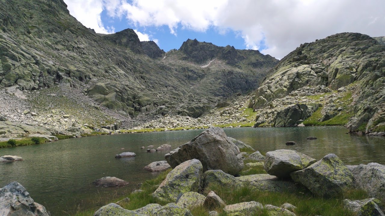 Pescando a mosca salvelinos en Cinco Lagunas de Gredos---Fly fishing paradise
