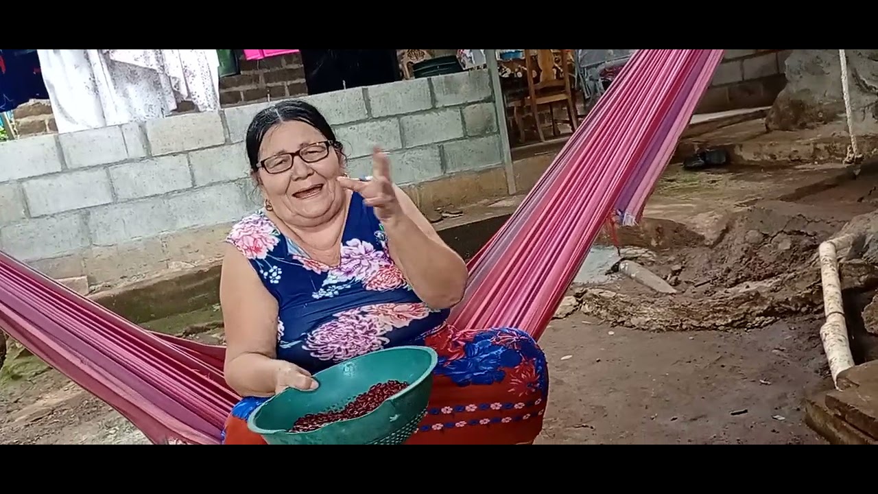 La tía lidia dice q norma es de las q solo asoman la cabeza 😂😂😂