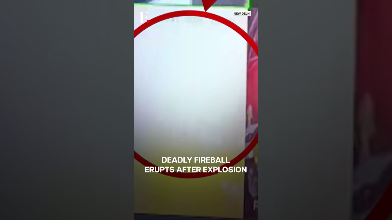 Delhi Red Fort Blast: CCTV Captures Exact Moment Of Explosion | N18G