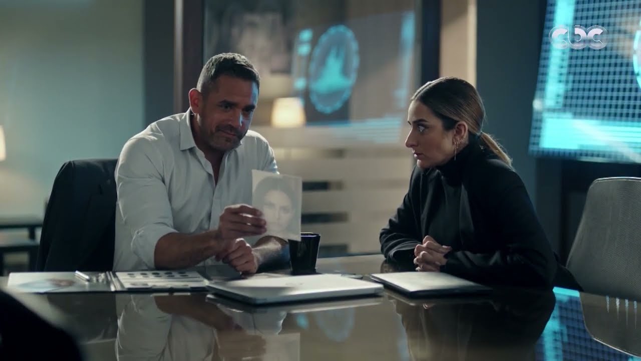 مسلسل العائدون| العملية دخلت في الجد وبقت خطر.. بس عمر طلع قدها
