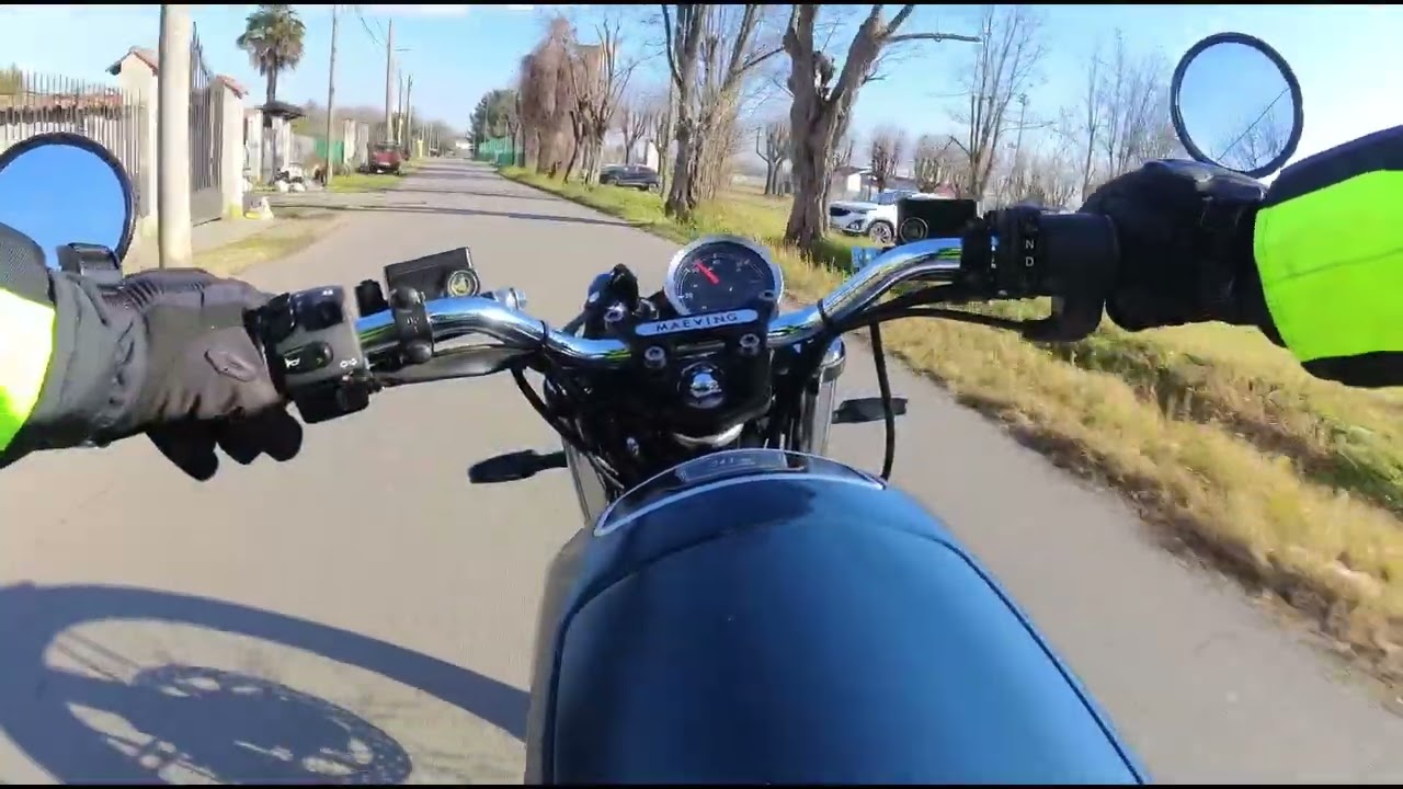 MAEVING RM1 la moto elettrica inglese con la guida a destra batterie estraibili ruote da 19  2/2