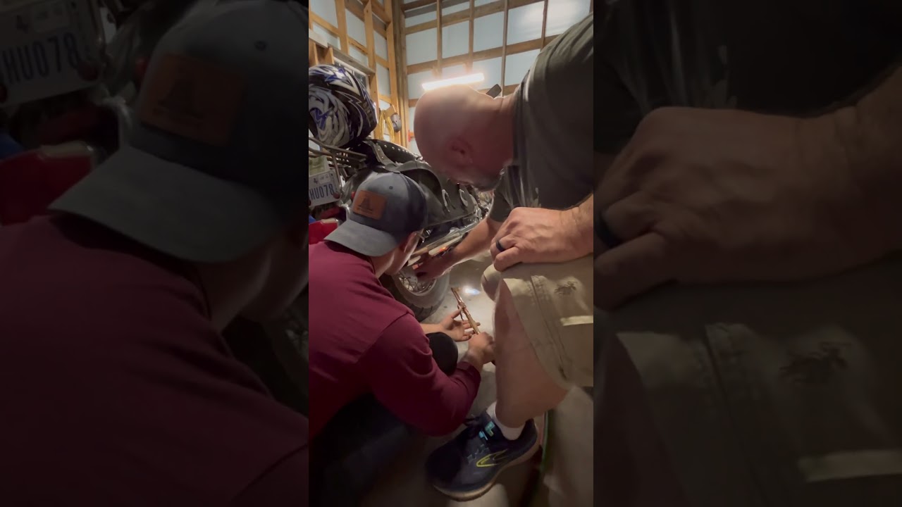 Motorcycle exhaust pipes baffle removal