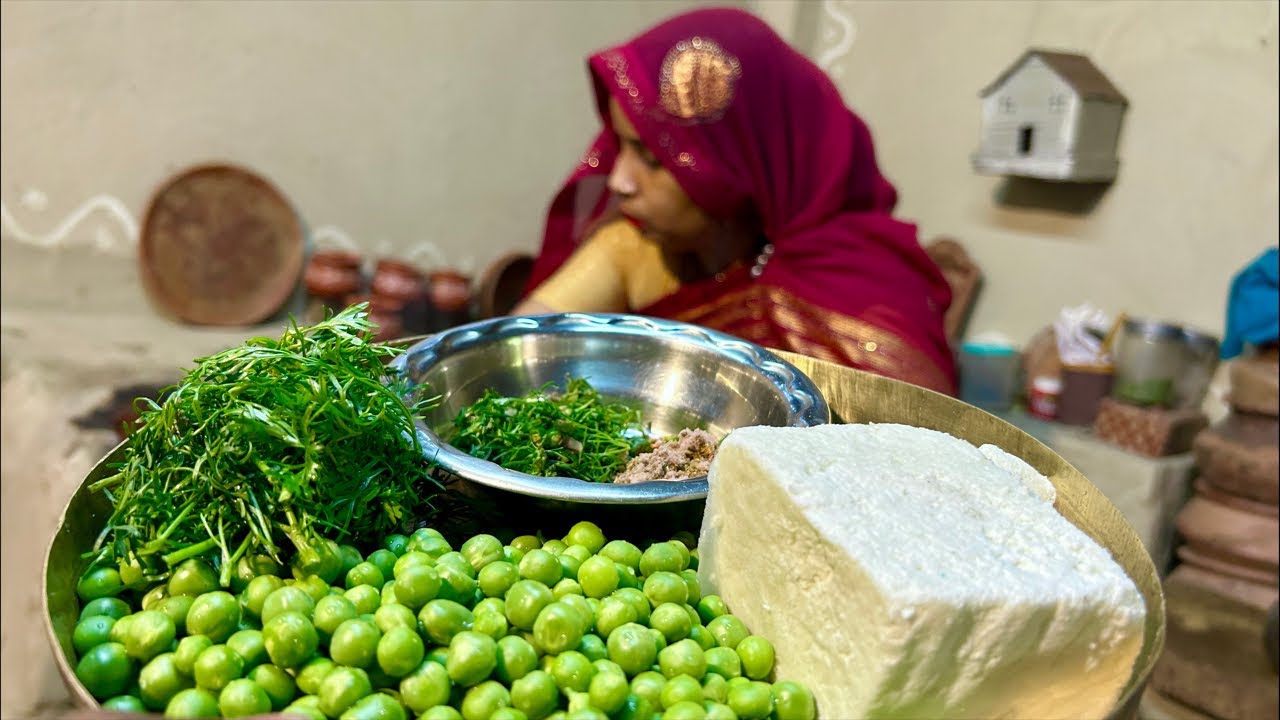 🔴 LIVE: चूल्हे पर सुबह गरमा गरम मटर पनीर पराठा | Village Life Live Cooking 🥘