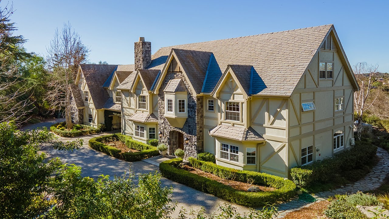 $2,049,000 Tour a millionaires French inspired mansion in San Diego! (DRAMATIC ELEGANCE)