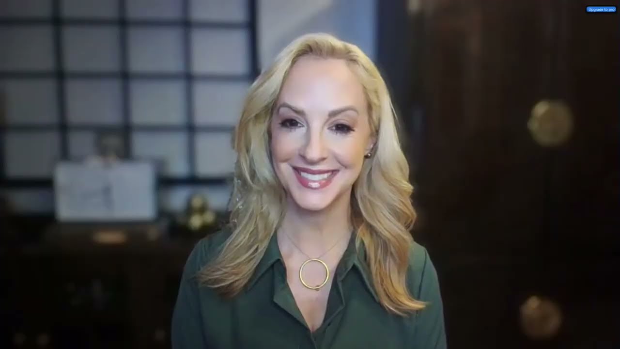 Celebrity Makeup Artist Amanda Gabbard's Tips to Prevent Your Skincare & Makeup From Aging You
