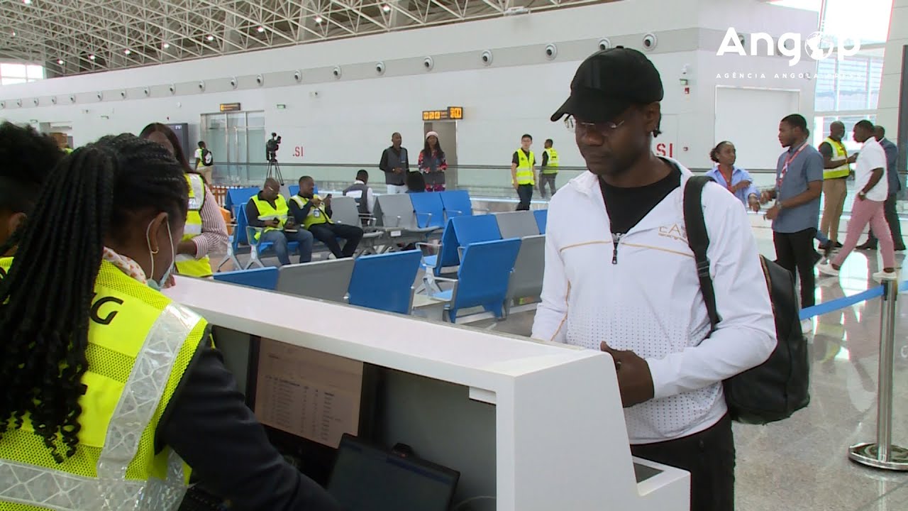 Passageiros satisfeitos com serviço no AIAAN