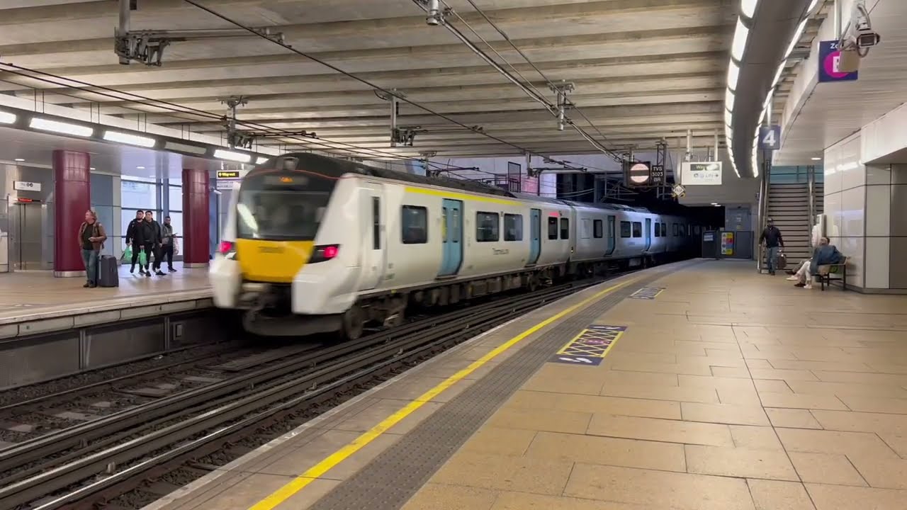 Just Watching Trains on the Thameslink Core