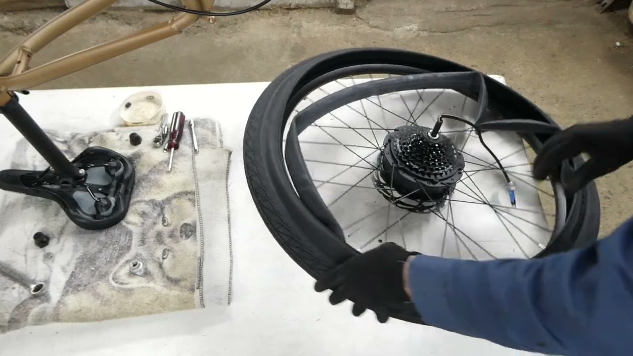 Fixing a Flat Tire on a E-Bike (Home)