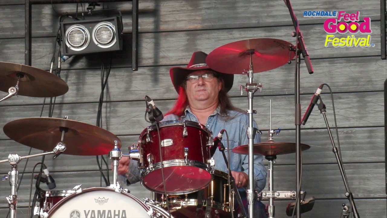 Between The Vines - You Can Handle Me live @ Rochdale Feel Good Festival