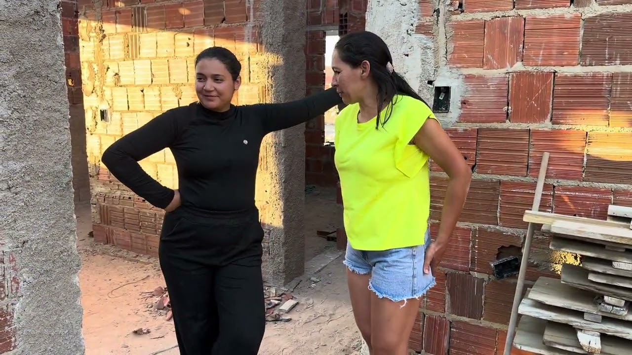 Claudinha foi falar mal da Sara sem saber que ela estava ouvindo tudo