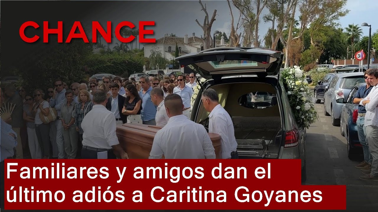 Familiares y amigos dan el último adiós a Caritina Goyanes