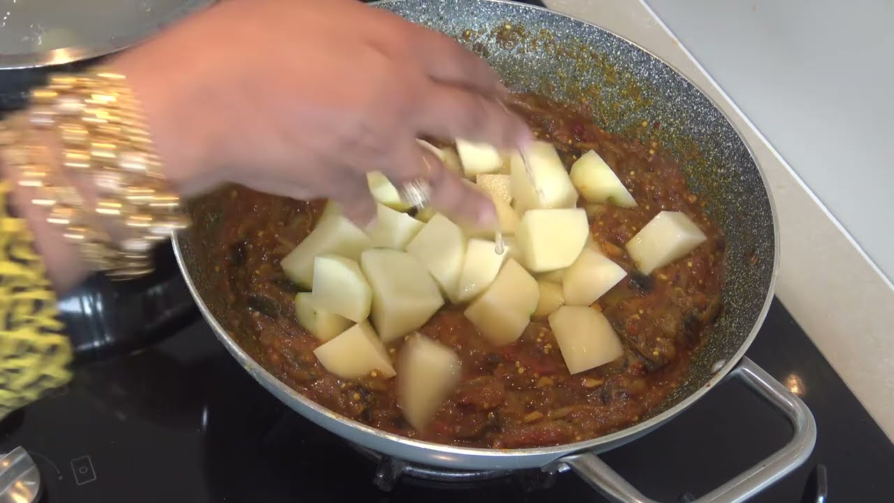 " Baingan Aaloo Live " Bajias Cooking