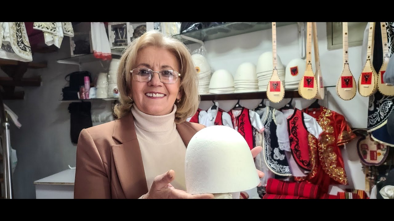 Me zejen shekullore të plisit mban familjen