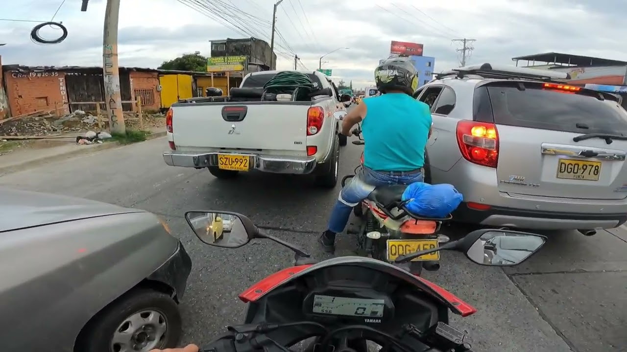 Yamaha R15 V3 - observaciones Diarias 2/ gatos /ducatis ❤️‍🔥/ trancones/ brutos al volante...