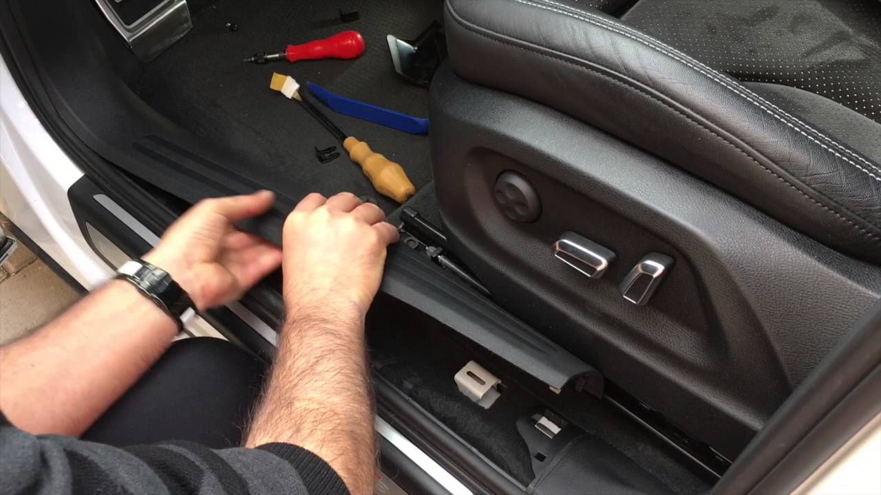 Audi Q5 / SQ5 - Aus & Einbau Fußstütze (HD)
