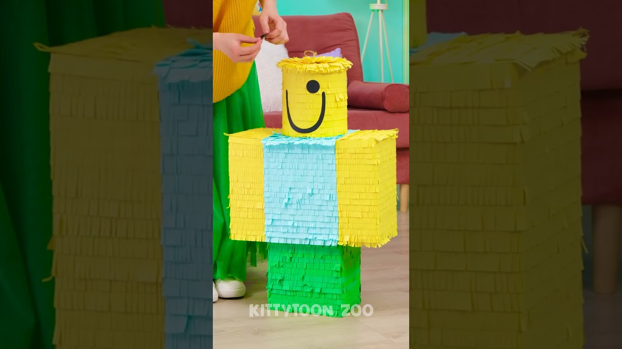 🎉 Roblox Pi&ntilde;ata Fun! 🕹️ Mommy Made It Just for Me! 😁