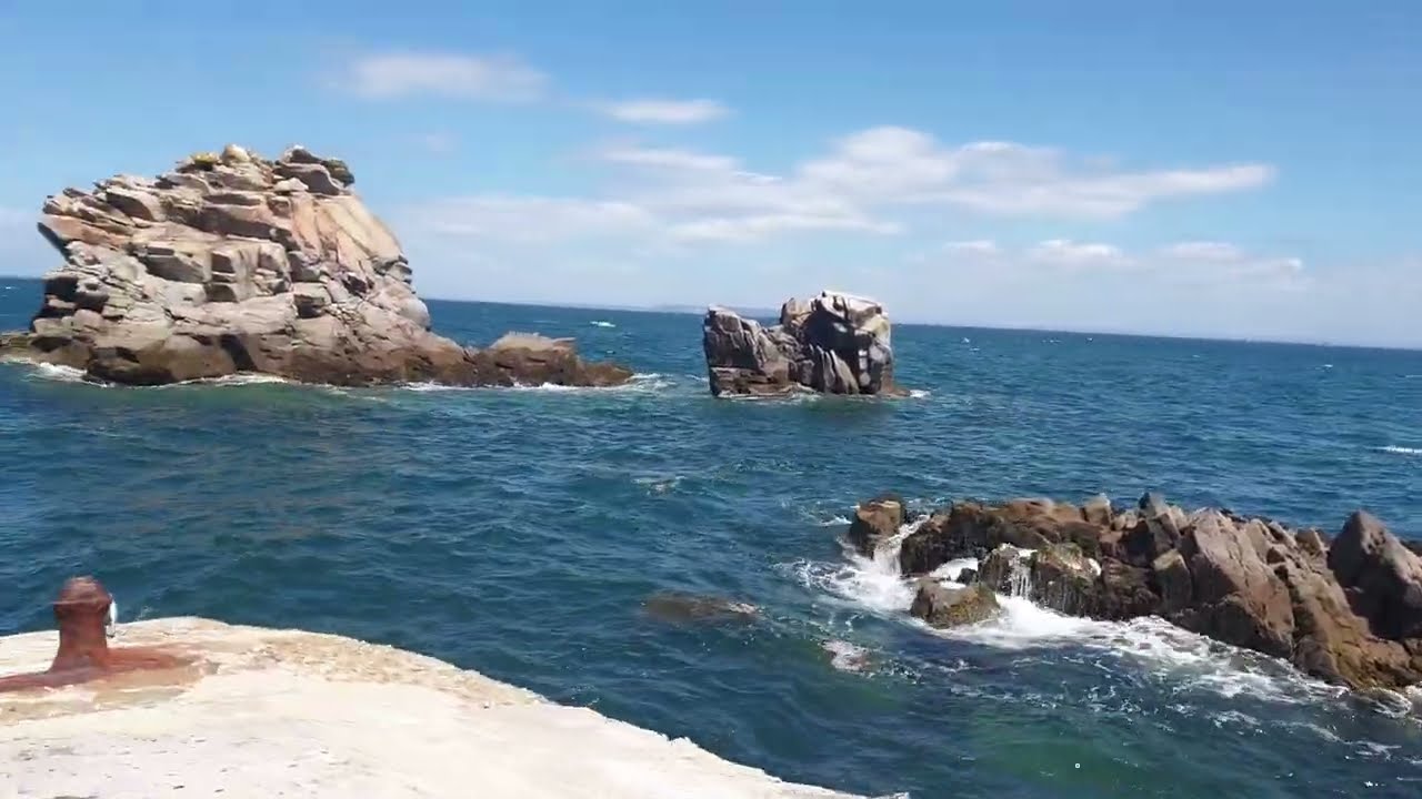 le port abris de heing ar hass(pors loëdec) à beuzec cap sizun