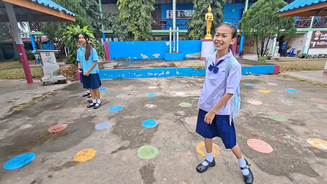 วันนี้ศิษย์พี่ไปส่งโรงเรียน#เคศรีวิไล #บ้านศรีวิไล #ธิดาลาวศรีวิไล #ศิษย์พี่ 