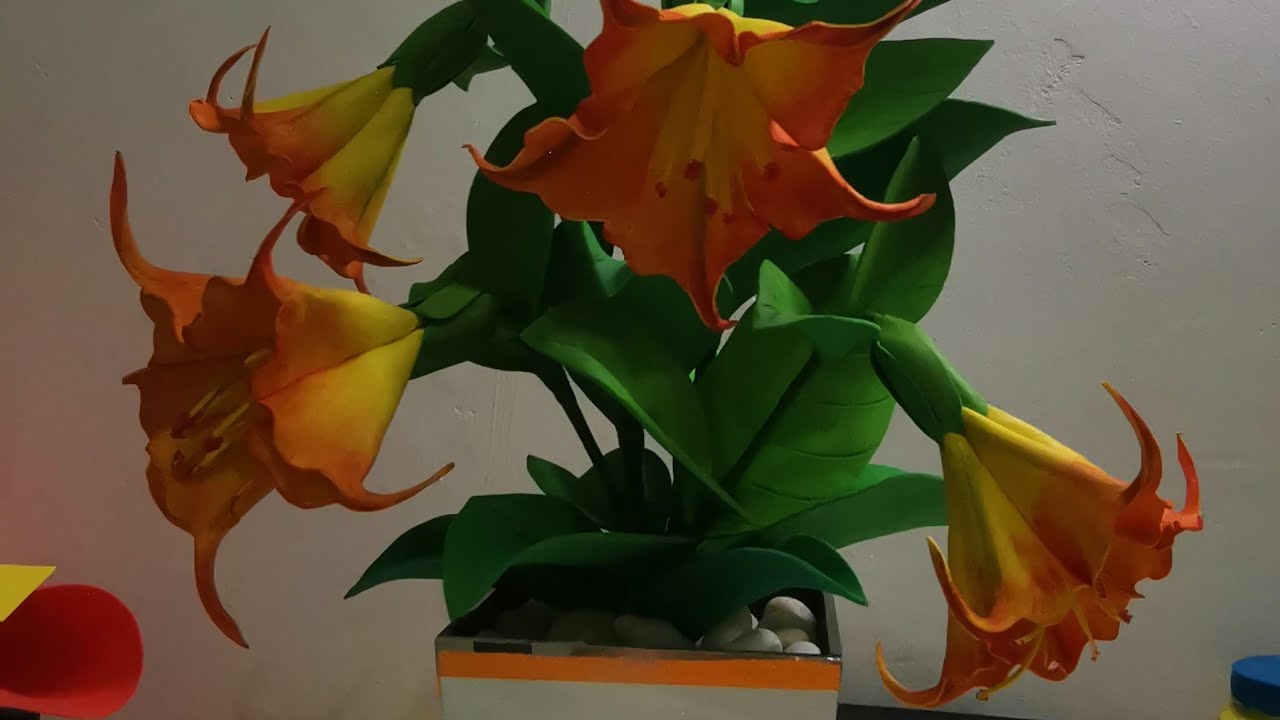 como fazer a flor  saia branca sem frisador
