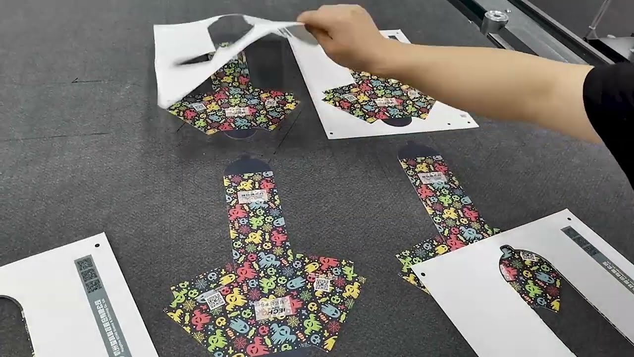 IECHO TK4S simultaneous contour cutting of multiple materials