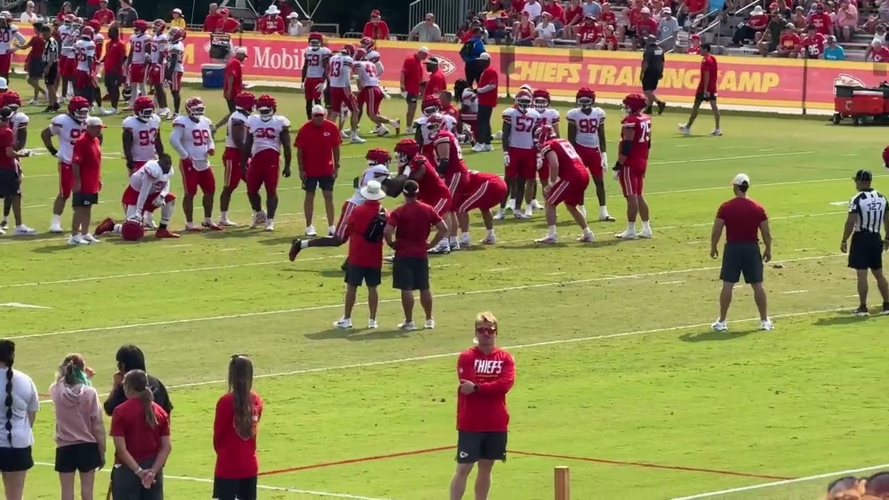 CHIEFS O-LINE VS D-LINE 1-on-1 Highlights from Day 2 IN PADS!