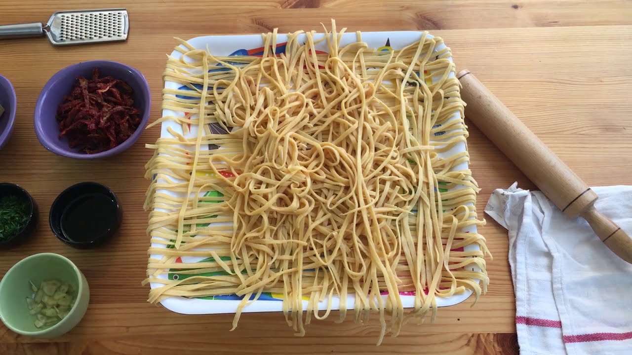 makarna uygulaması / kurutulmuş domates soslu fettucine