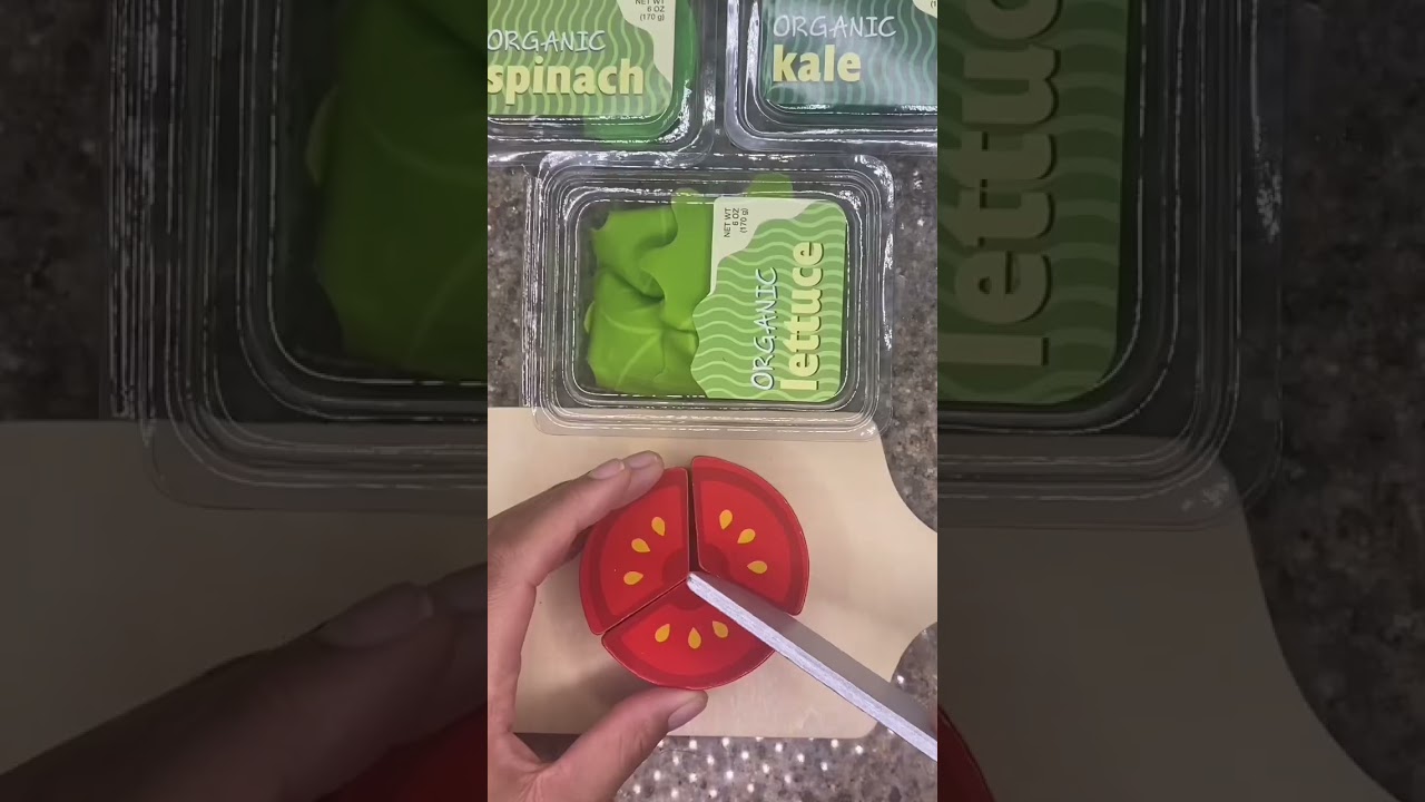 ASMR POV YOU ORDERED A ✨Kardashian Salad ✨