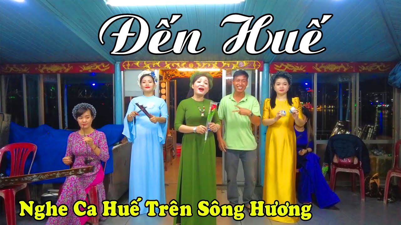 Ngắm Dàn Ca Sĩ Xinh Đẹp Hát Ca Huế Trên Thuyền Rồng Ở Sông Hương