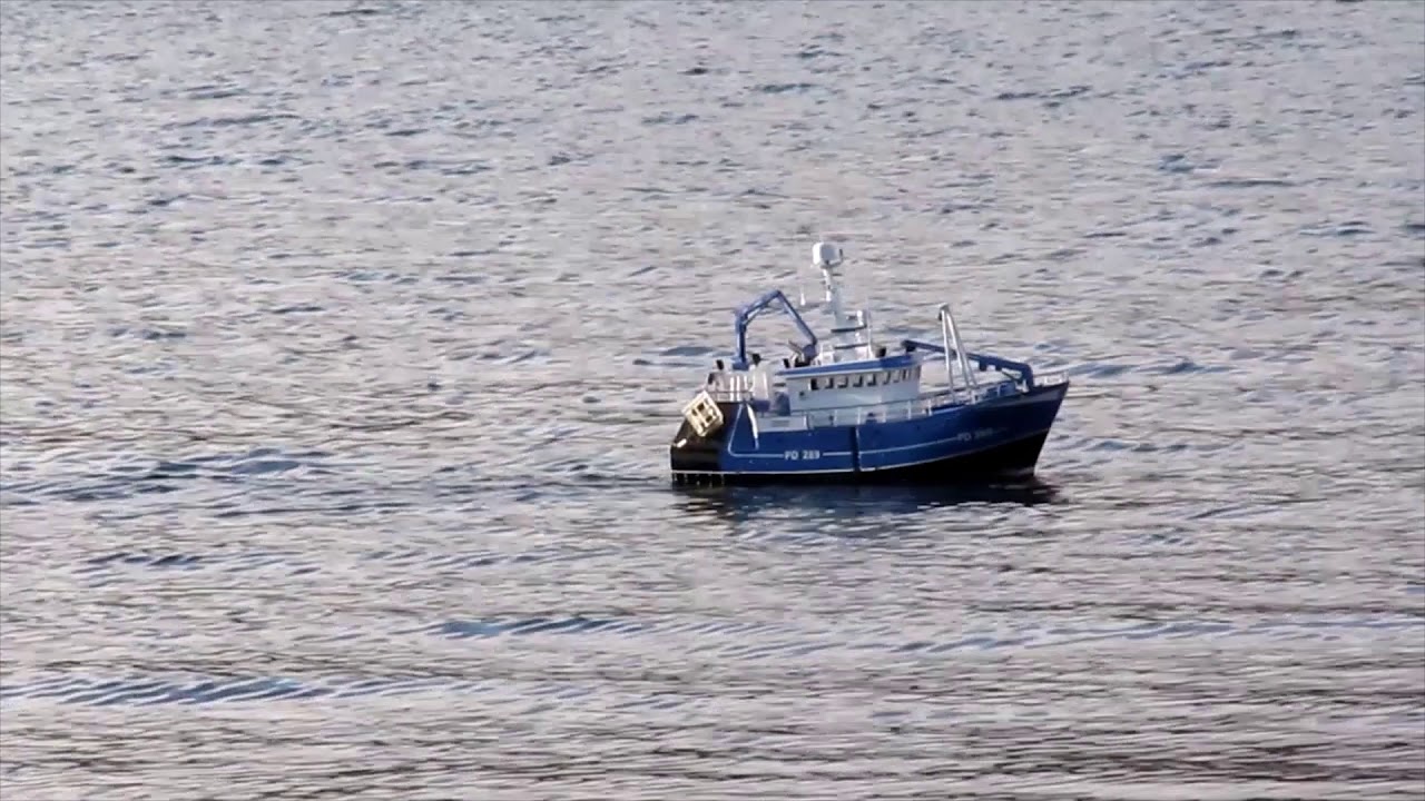 1/33 scale trawler.