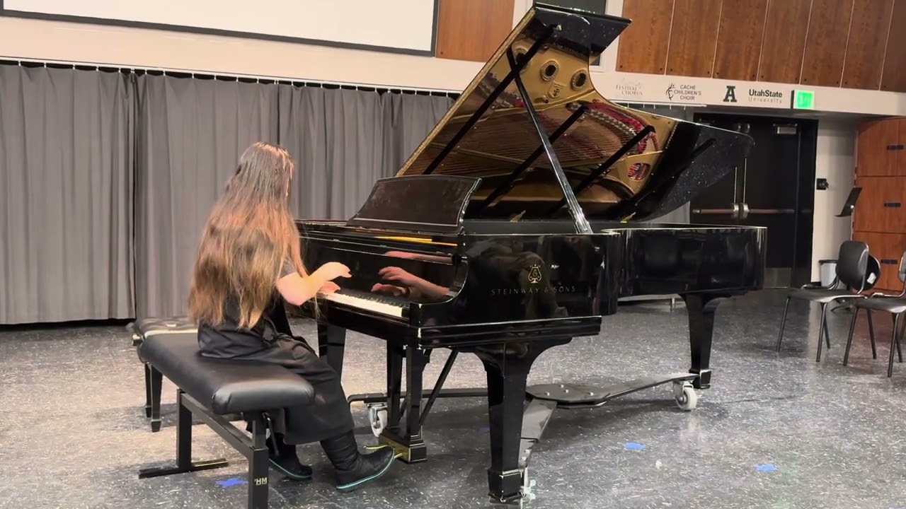 Maruntel by Bartok performed by Zoe 