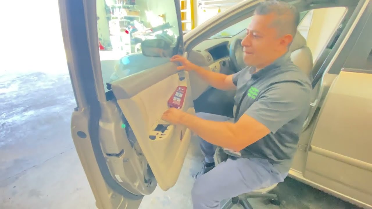 Panel removal 2005-2006-2007- 2008-2009 toyota corolla. Como revover el panel de toyota corolla 2007
