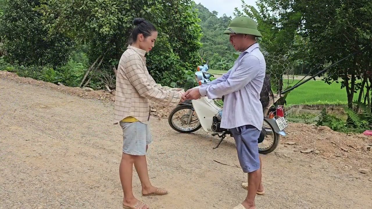 Full video : Life in a simple bamboo house - Building a new life