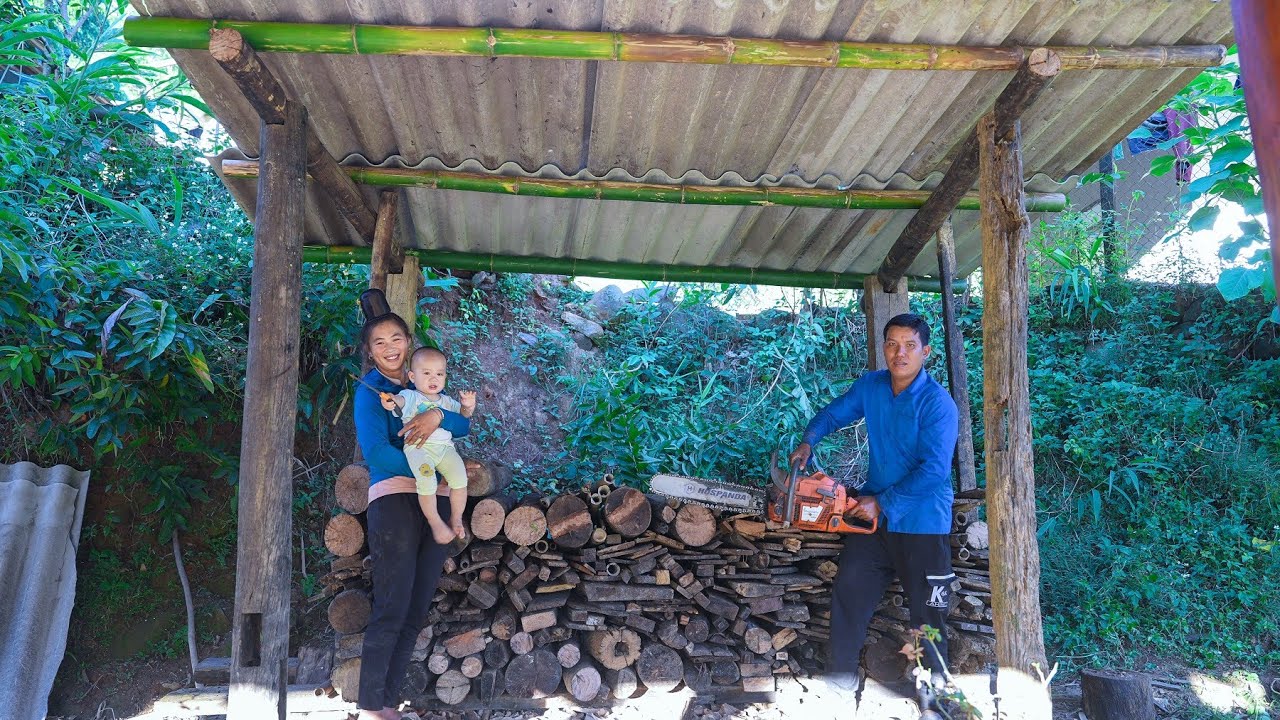 Building a Firewood Warehouse Is A Great Family Idea, Mountain Family Life Far From Civilization 