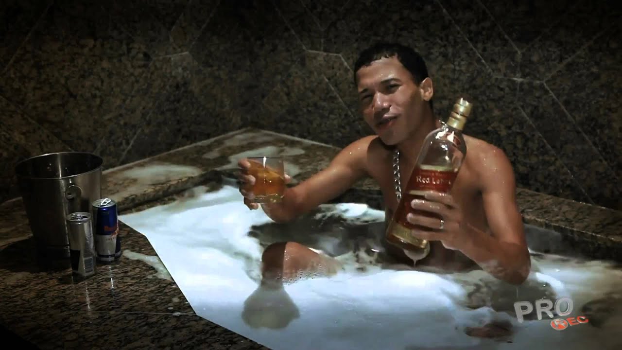 MC METAL E CEGO - NOVINHA TA QUERENDO O QUE - CLIPE OFICIAL