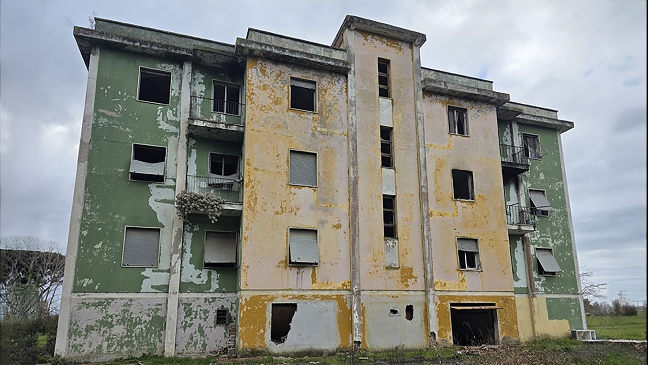 STRANI RITROVAMENTI NELLE PALAZZINE MIRALANZA