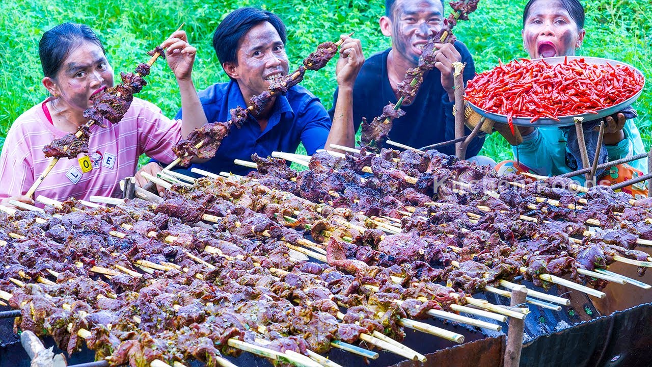 Big Monster BBQ Beef Steak Skewer Spicy Sauce Recipe in Village - Big Grilling Beef Foods