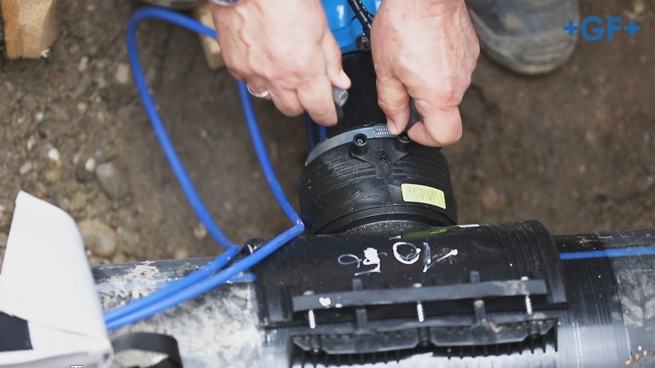 ELGEF Plus solution: Hot tapping of a distribution line - GF Piping Systems - English
