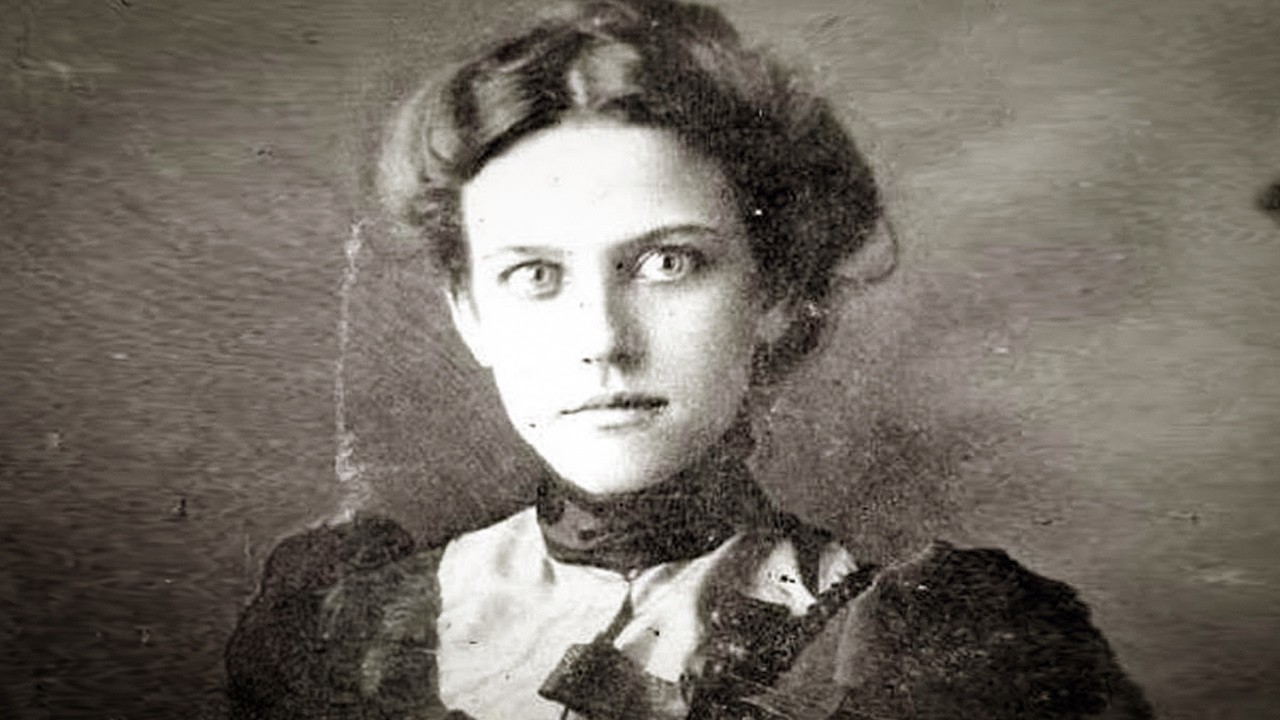 10 Terrifying Punishments Women Suffered In The Victorian Era