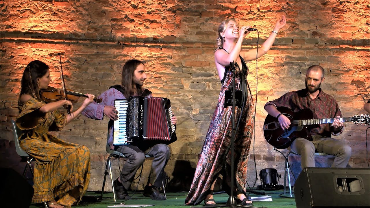 La Vie en Rose - Orchestra Bohémien live in Calosso (AT)