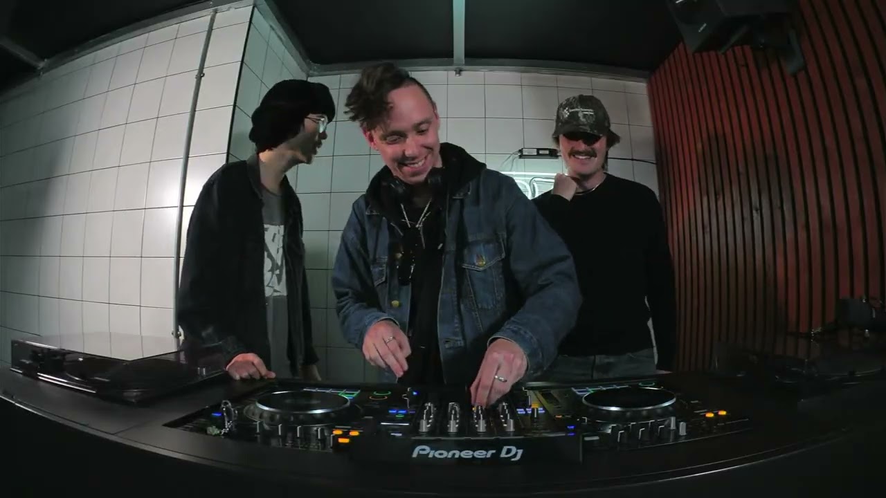  MONKS 4.9.25