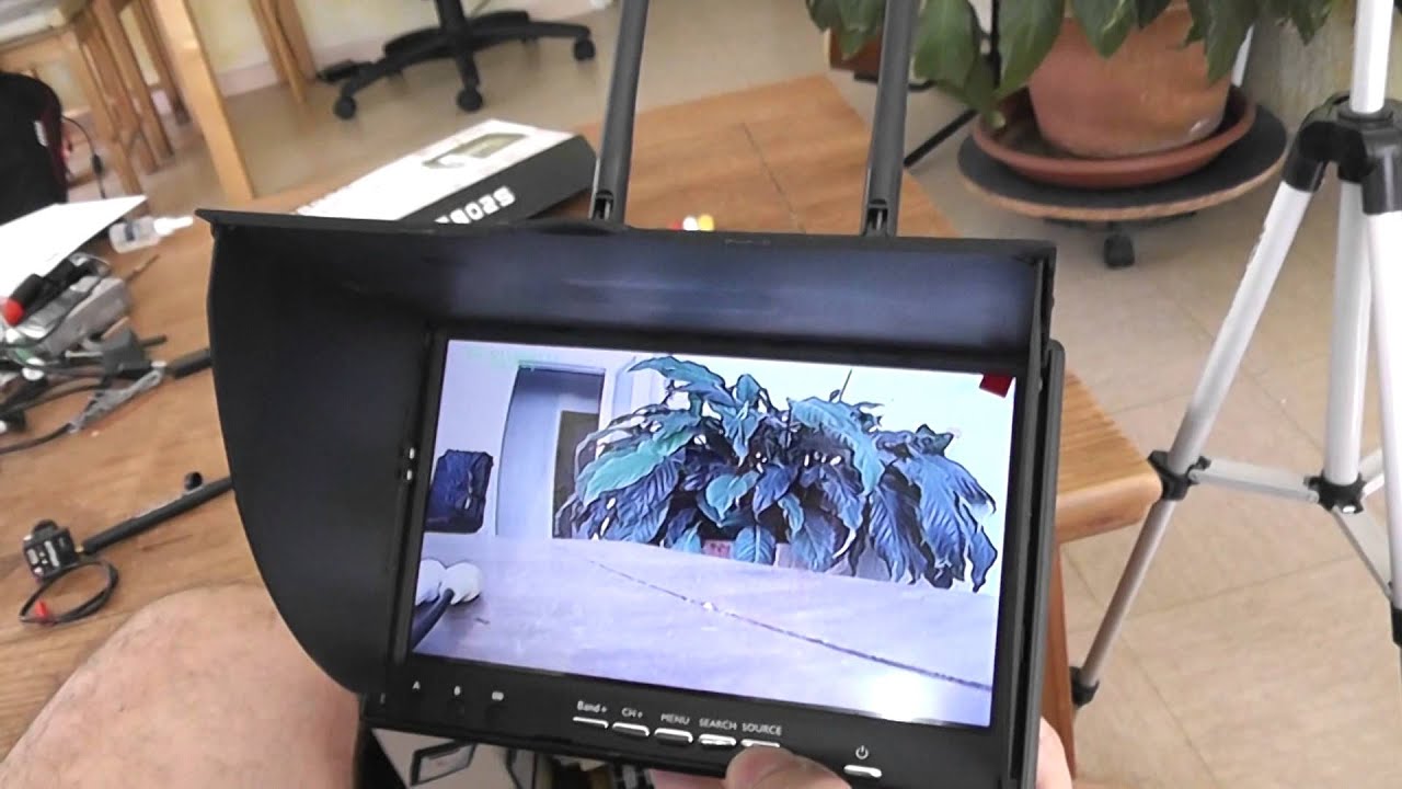 Eachine LCD5802S 7" FPV monitor unboxing and quick testing (Courtesy Banggood)