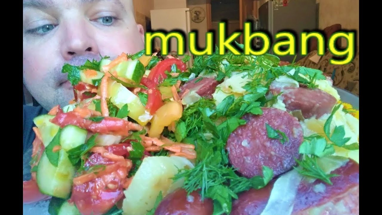 МУКБАНГ ЖАРЕНАЯ КАРТОШКА с копченой колбасой | MUKBANG fried POTATOES WITH SMOKED SAUSAGE