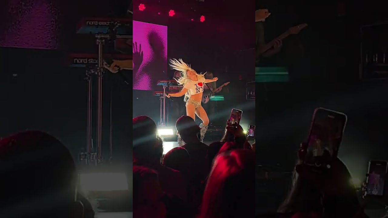 Zara Larsson - Girls Like/Words (Live at Venus Tour New York)