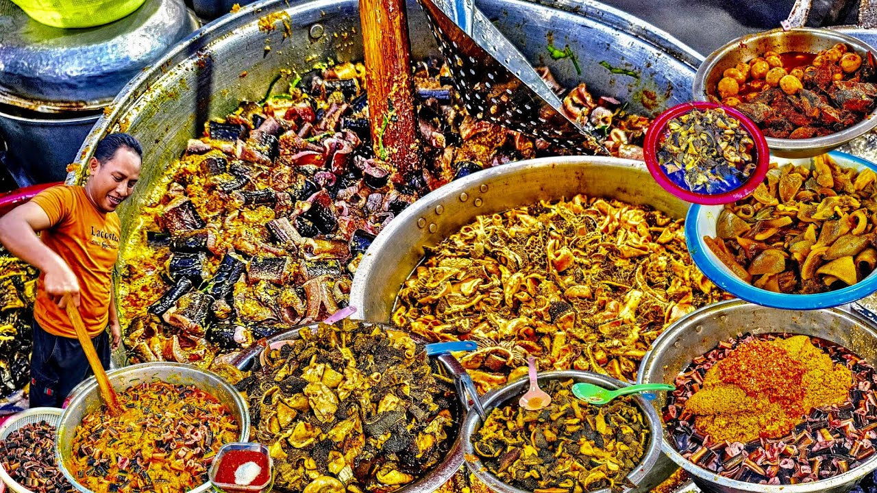 EDAN!!! 4 KWINTAL JEROAN SAPI LUDES DALAM SEKEJAP, ANTRINYA GAK MASUK AKAL - Sego Jagung Pegirian