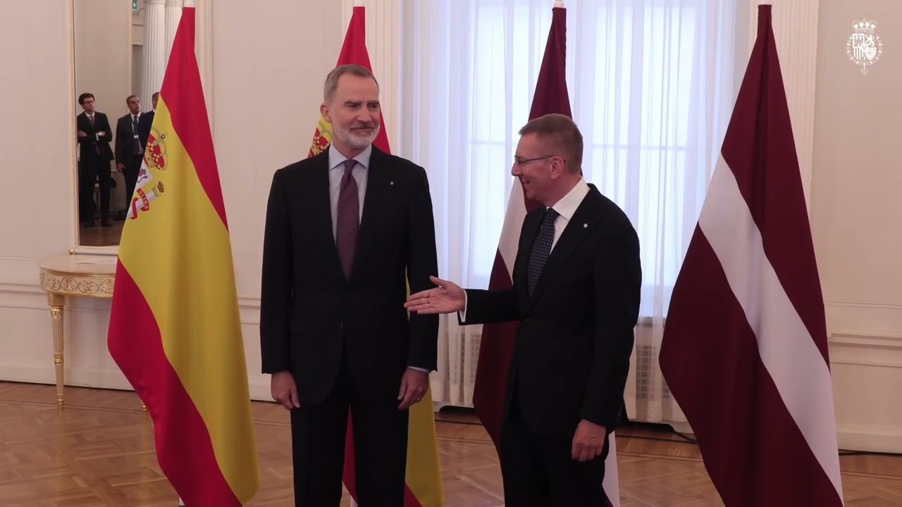 Bienvenida oficial y encuentro de S.M. el Rey con el Presidente de la República de Letonia