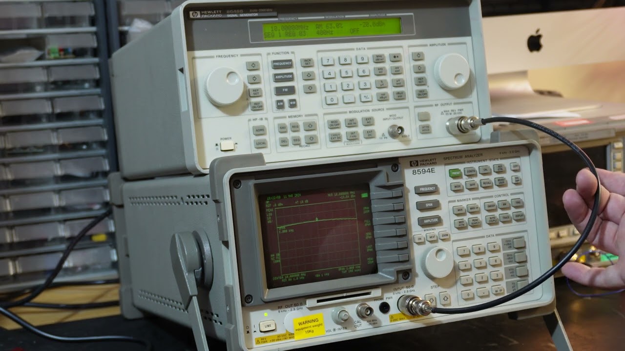 HP 8648B Signal Generator output frequency measured with a HP 8594E Spectrum Analyser.