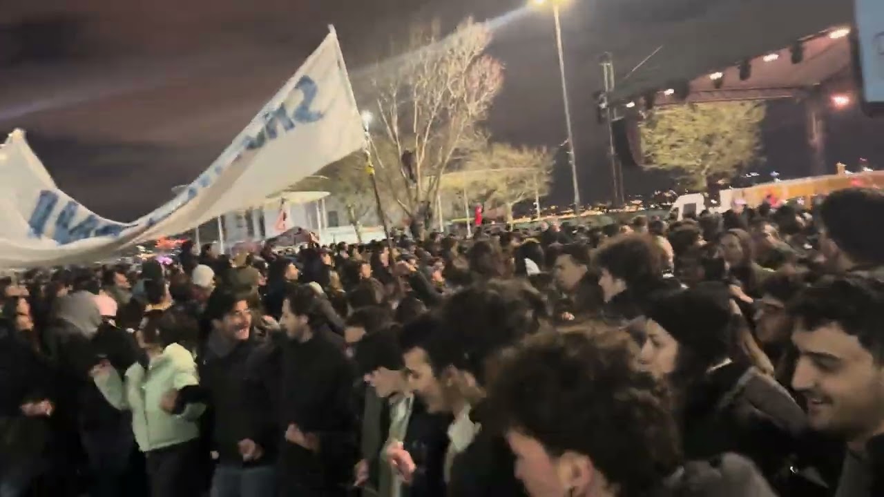 bandista - haydi barikata & hiçbir şeyin şarkısı live at kadıköy